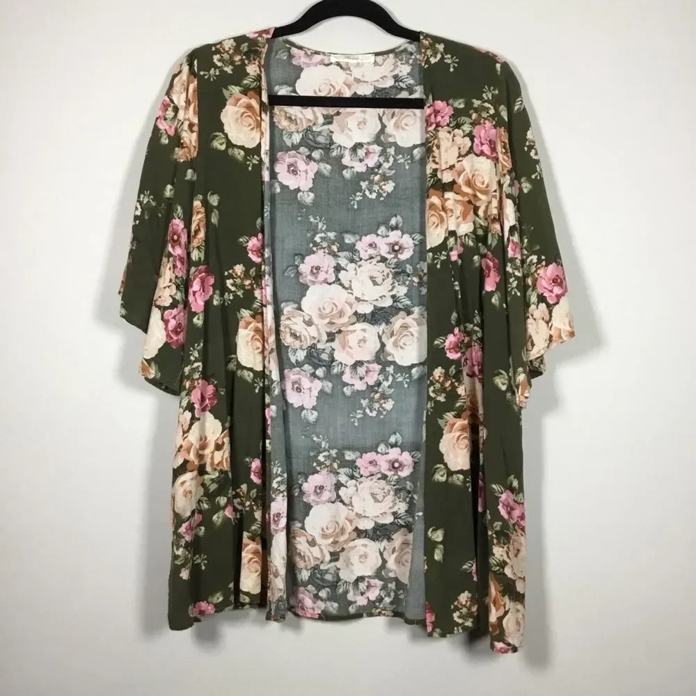 Mossy green with roses open front bell sleeve duster robe size Small oversized